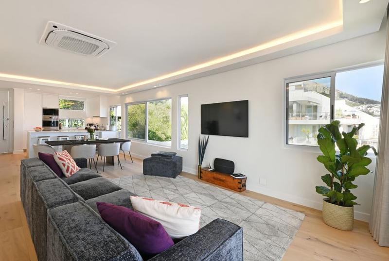 2 Bedroom Property for Sale in Sea Point Western Cape